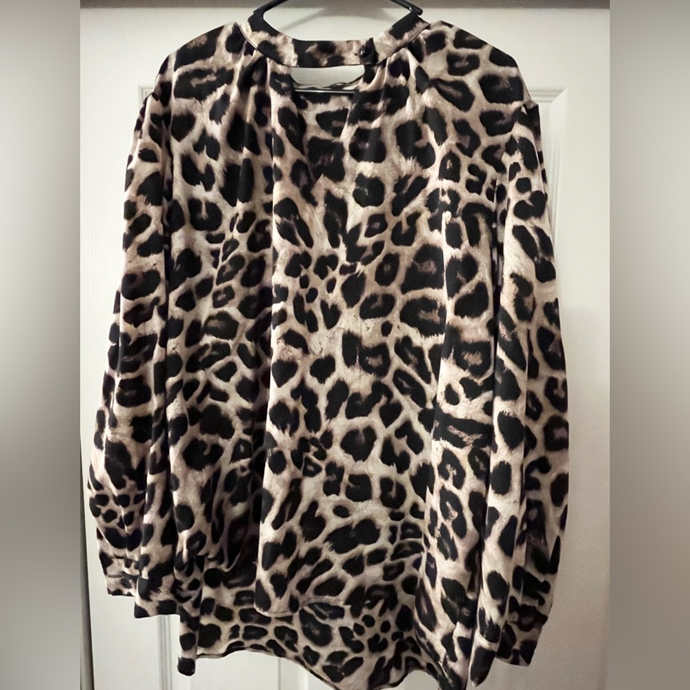 Women’s Long sleeve Cheetah Blouse